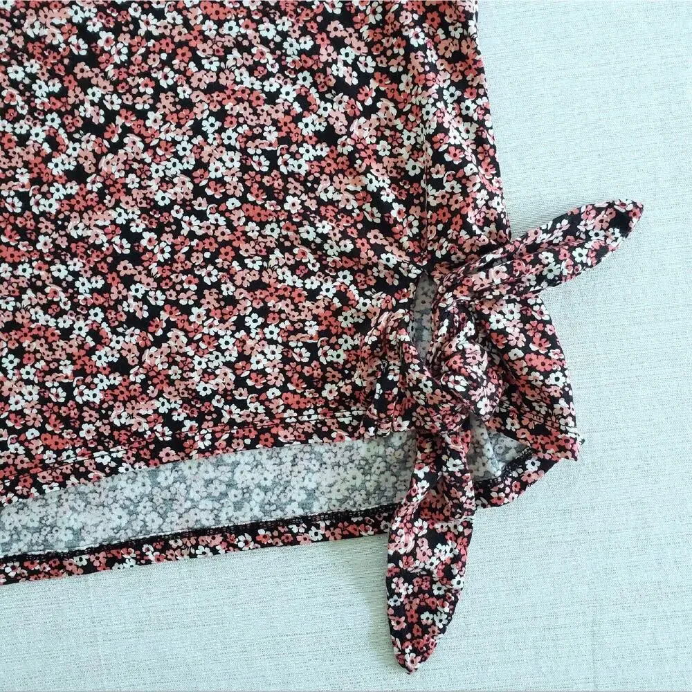 Michael Kors Top Women M Red Pink Ditsy Floral Tie Waist Tee Kawaii Cottagecore